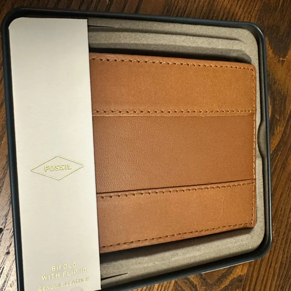 🆕 FOSSIL Everett Bifold Wallet Flip ID Saddle
